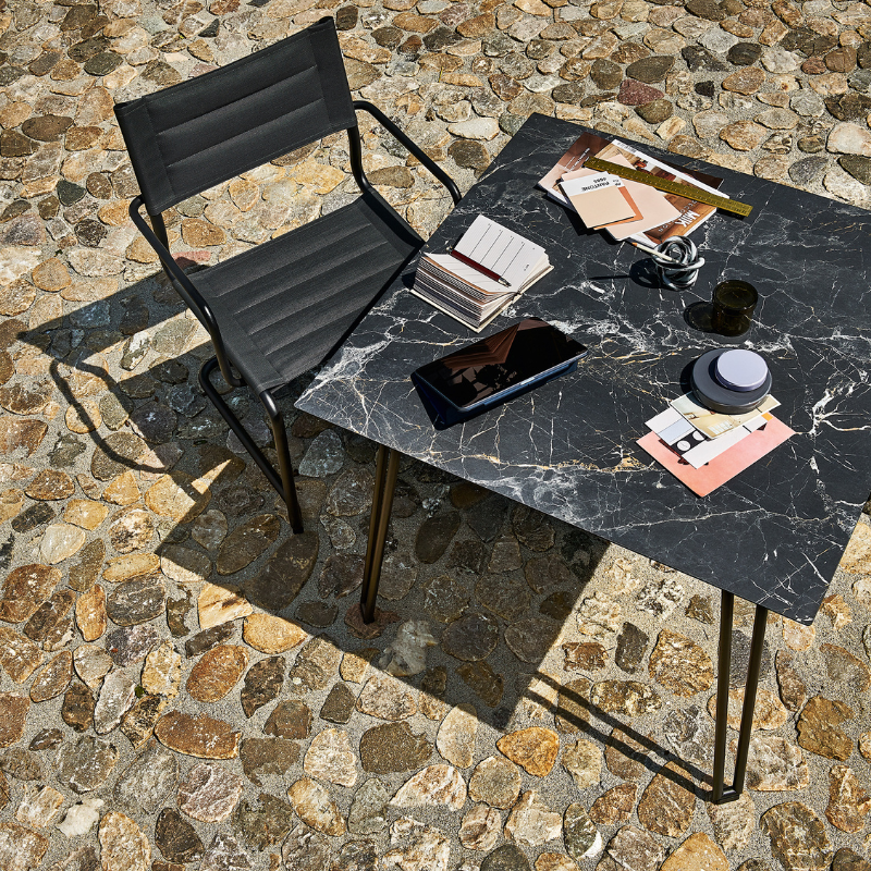 Tisch für den In & Outdoor-Bereich "Slope" 90x90 cm