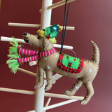 Filz-Weihnachtsanhänger Hund mit Hut